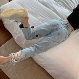 Plus size High waist Ripped Jeans For Women's Loose Thin Jeans denim Pants 2021 Vintage Female Torn Trousers streetwear KZ992 H0908