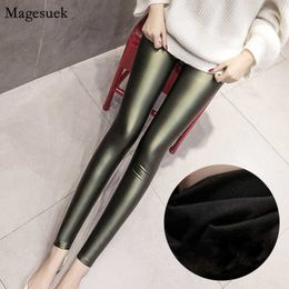 New Velvet Leather Pants Women High Waist Winter Pants Women Thermal Leggings Casual Skinny Windproof Faux Leather Trousers 2102 Q0801