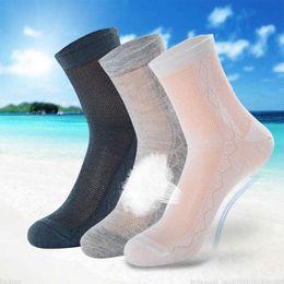 Q Summer Cool Thin Men's Socks Cotton Breathable Men's Business Socks Solid Colour Casual Middle Tube Sock Men X0710