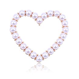 Pins, Brooches Hollow Love Pearl Brooch Alloy Female Pin Clothing Accessories High Quality All-match Inlaid Rhinestones The Child Mandalo