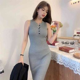 Summer side split sleeveless vest bottoming tight package hip single-breasted V-neck knitted dress 210416