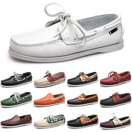 Erkekler Rahat Ayakkabılar Loafer'lar Deri Sneakers Alt Düşük Kesim Klasik Üçlü Beyaz Elbise Ayakkabı Erkek Trainer