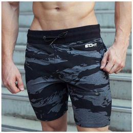 Mens gym Spandex Shorts Camouflage Zip pocket Fitness Running Short Pants sports Brand Men bodybuilding jogging Sweatpants T200414