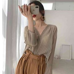 Qooth Femme Womens Tops Fashion Summer White Shirt Women Long Sleeve Blouse Korean Woman Clothes Roupas Femininas QT130 210518