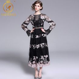 Fashion Runway Mesh Embroidery Dress Women's Flare Sleeve Black Vintage Lace Patchwork High Waist Vestidos 210520