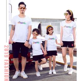 Clothing Outfits Fashion Letter Summer Short Sleeve T-shirt Matching Family Set Mother Daughter And Father Son Clothes 210417