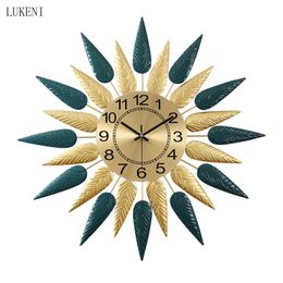 Nordic Wrought Iron Sticker Pendant Home Livingroom Mute Clock Hanging Crafts Hotel Wall Mural Decoration 210414