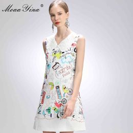 Fashion Designer Dress Summer Women's dress V-neck Sleeveless Beaded Cartoons Print Short Dresses 210524