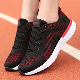 2021 Kobiety Buty do biegania Czarny Biały Hodowany Różowy Moda Damskie Trenerzy Oddychające Sporty Sneakers Rozmiar 35-40 15