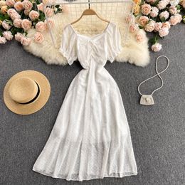 French Vestidos Women's Summer Dress with Square Collar Embroidery and Waist Slimming Puff Sleeve Midi GK780 210506