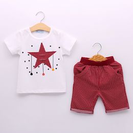 Abbigliamento per bambini Set da ragazzo Cartoon Stars Design T-shirt + Pantaloncini 2PCS Bambini 210515