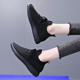 High Quality 2021 Arrival Knit Running Shoes Mens Women Sport Tennis Runners Triple Black Grey Pink White Outdoor Sneakers SIZE 35-40 WY11-1766