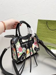 New high quality designer one shoulder handbag women's messenger bag decor series