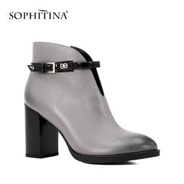 Sophitina Handmade Boots Boots Высокое Качество Сексуальный высокий толстый каблук ретро круглые носки женские сапоги пряжки зимняя женщина теплая обувь B37 210513