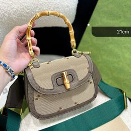 2022 Fashion Bamboo Tote Bags Luxury Designer Totes Saddle Bag Handbags Detachable Cross body Shoulder Bag Large Letter Pattern Design