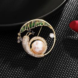 Womens Brooch Fashion Corsage Pearl Brooches for Women 3A Zircon Lady Pins Vintage Elegant Full Dress Pins Top Quanlitly Designer Button Pin Scarf Buckle