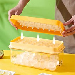 32 Grid Ice Tray With Lid Plastic Mould Home Kitchen Bar Accessories Creative DIY Square Cube Mold Refrigerator Box 220509