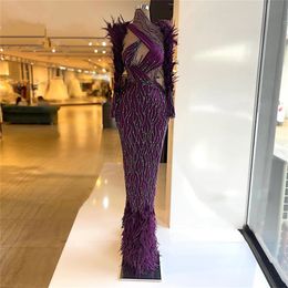 Luxurious Feathers Dubai Prom Dresses Long Sleeves Beading Evening Dress Custom Made Arabic Mermaid Formal Celebrity Party Gown