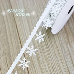 5 meterslot 25mm Nonwoven fabric snowflake ribbon ultrasonic embossed Christmas decoration string lace Y201020