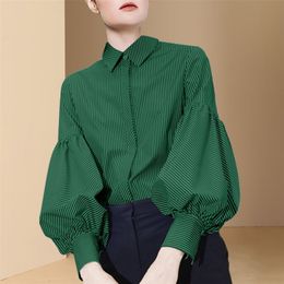 Vintage Blouse Women Spring Freach Elegant Fashion Lantern Sleeve Lady Lapel Loose Striped Tops Green Button Up Shirt 220407