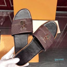 Luxury Fashion Slide Designer Women leather metal lock Sandals Street Stylish Slippers Woman Slipper Shoes Autumn summer Slides Scuffs 2022
