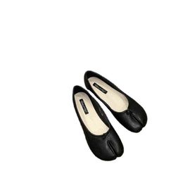 Split Toe Dress Shoes Ladies Shoes Women's 2022 New Summer Split Toe Pig Lazy Horse Flat Sole Single 220615