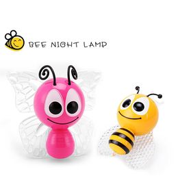 -Lámpara de noche de luz nocturna alimentando niños enchufe enchufe led inducción controlada de inducción de inducción de abejas de caricatura lámpara de dormitorio de dormitorio
