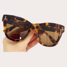 2022 Acetate Oval Wrap Sunglasses Female Vintage Style Personalised Glasses Design Fashion Trend Tortoise Lens Oculos