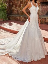 Mermaid Wedding Dress Bridal Gowns Detachable Train Sweetheart Neckline Lace Applique Chapel Train Fit and Flare