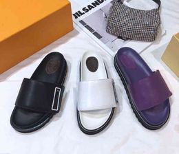 2022 summer leather thick soled slippers are fashionable and casual. Wear beach sandals outside