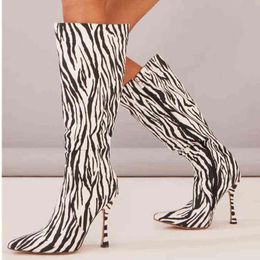 Stiefel 2022 und Herbst Neue Zebra-Print Frauen Sexy High mit Spitze 11 cm Heels Krokodil Bankett Größe 43 220709