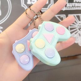 Keychains Creative Dynamic Handheld Memory Game Console Keychain Training Hand-brain Puzzle Interactive Small Gifts For Students Enek22