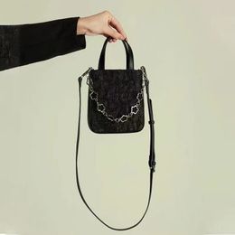 fashion shoulder bag flower chain design women Simple and easy large capacity and versatile handbag