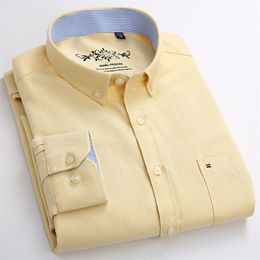 Men's Regular-Fit Long-Sleeve Sturdy Knit Oxford Shirt Plaid Striped Embroidered Pocket Button-down Casual Versatile Shirts 220323