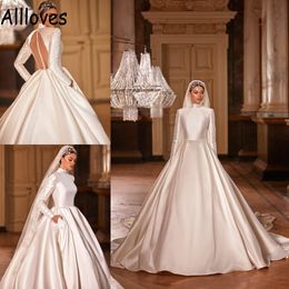 Collar Muslim Ball High Gown Wedding Dresses With Long Sleeves Modest Satin Church Bridal Gowns Court Train Illusion Buttons Back Dubai Arabic Vestidos CL S