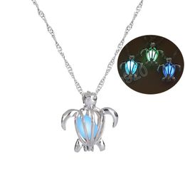 Fashion Glow In The Dark Necklace Ladies Retro Turtle Luminous Beads Pendant Necklace Halloween Party Jewelry Gifts