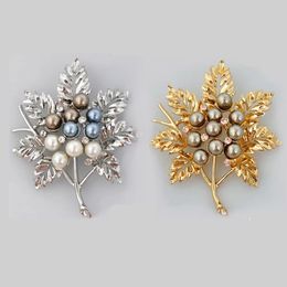 100PCS/Lot Fashion Zinc Alloy Maple Leaf Shape Brooches Gold Silver Plated Pearl Rhinestone Crystal Brooch Pin For Gift