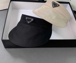 Casquette Designer Visors Hat Kadınlar İçin Plaj Lüks Büyük Brim Traingle Buck Hats Yaz Bonnet Fedora Beanies Bayan Visor Beyzbol Kapakları