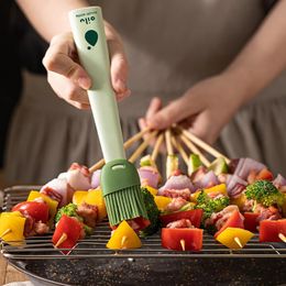 1pc Household Removable Oil Brush Pancake Baking Silicone Barbecue Oil Brushs Kitchen Gadgets Outdoor BBQ Basting Brushes Tools