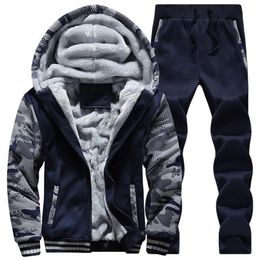 Causal Tracksuits Men Sets Hooded Thicken Fleece Hoodies Sweatpant Winter Spring Sweatshirt Sportswear Male Letter Print 201128