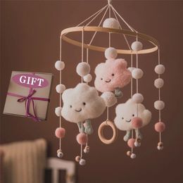 1pc Baby Rattles Crib Mobiles Wood Toy Holder Rotating Bed Bell Musical Box 0-12month Cloud Cotton Carousel For Cots Projection 220428