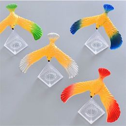 High Quality Novelty Amazing Eagle Bird Magic Maintain Balance Home Office Fun Learning Gag Toy for Kid Gift 220628