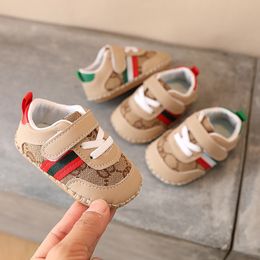 Skor baby småbarn sneaker flickor pojkar sportskor för barn läder lägenheter barn mjuk botten bekväm non slip sko