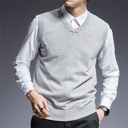 Fashion Brand Sweaters Men Pullovers Sleeveles Slim Fit Jumpers Knit Solid Colour Autumn Korean Style Casual Men Clothes 201224
