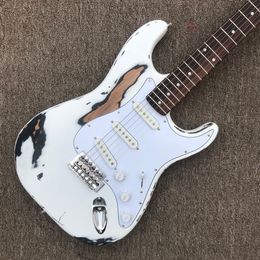 Relic ST electric guitar, rosewood fingerboard, chrome hardware, 3 pickups, tremolo bridge, white colour, solid mahogany guitar