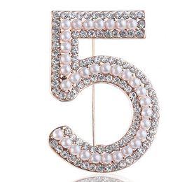 Fashion Brooches Letter 5 Full Crystal Rhinestone Pins For Women Party Pearl Flower Number Brooch Jewelry Gift