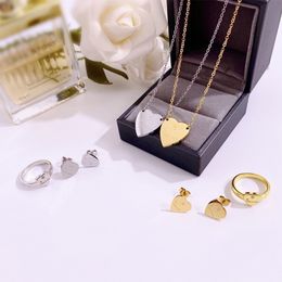 Designer Design Heart Necklace Female Stainless Steel Couple Gold Chain Pendant Hanging Neck Jewelry for Girlfriend Valentine's Day Gift