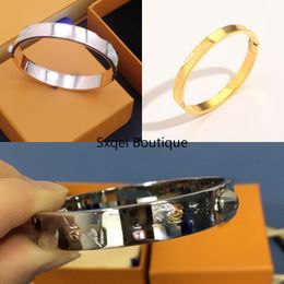 cheap gold bangles women UK - 2022 Fashion Style Bracelets For Women Bangle Luxury Designer Jewelry Gold Plated Stainless Steel Wedding Lovers Gift Bangles Wholesale Cheap Price