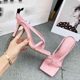 2021 New spring and summer candy Colour thin strap mid-heel sandals catwalk square toe clip toe open toe high heels G220518