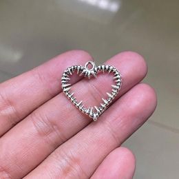 Charms 24pcs 25x24mm Hollow Thorny Heart Pendants Jewellery Making DIY Men's WomenNecklace Bracelet Handmade Crafts AccessoriesCharms